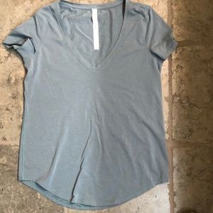 Lululemon short sleeve v neck tee